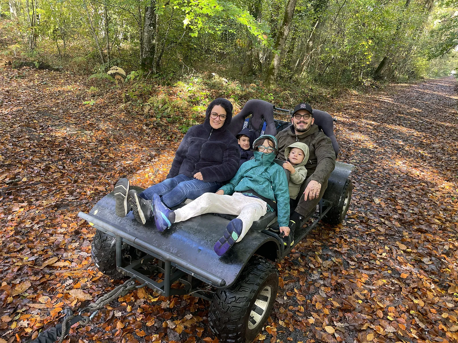Famille sur le cani-kart
